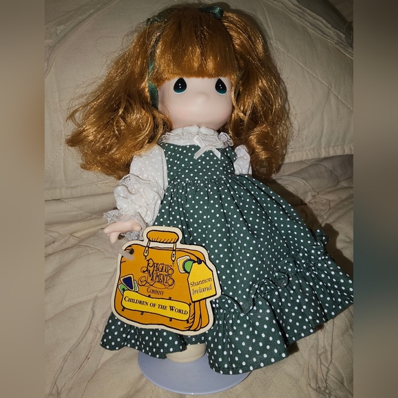 Precious moments doll - Picture 3 of 5